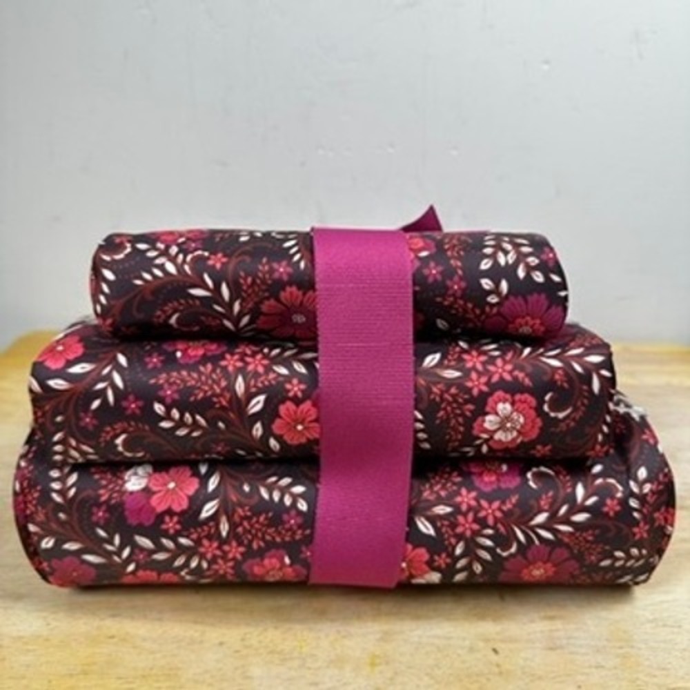 Nicole Miller Cosmetic Bag 3-Piece Set Burgundy Floral Toiletry Travel Pouch NWT - Picture 4 of 6